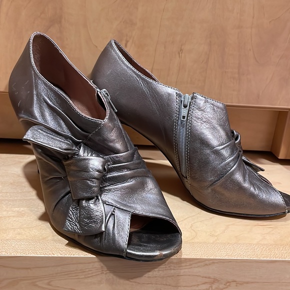 Corso Como Bronze boot heels - Picture 3 of 6